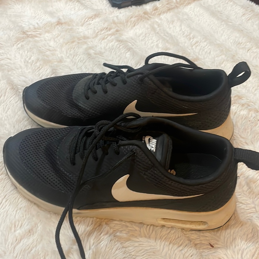 Black Nike Air Max Theas Size 6.5